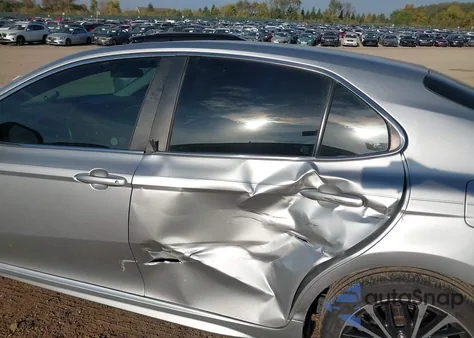 2018 Toyota Camry Se z USA, uszkodzony, nr VIN 4T1B11HKXJU588979